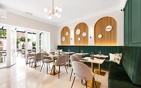 Adora Hotel Ljubljana 3*